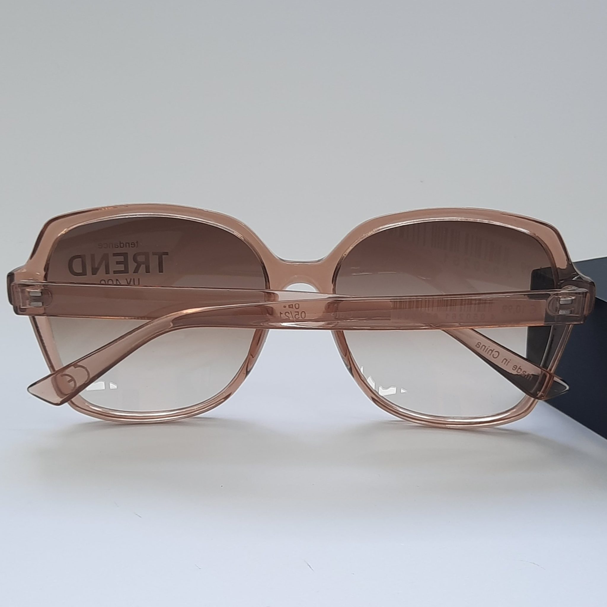 عینک آفتابی زنانه accessories رنگ صورتی مدل بیضی - Image 4